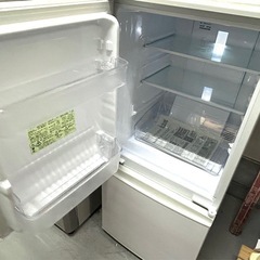 2020年製/SHARP/開閉方向を変えられる冷蔵庫の画像