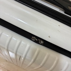 キャリーケース　ホワイトの画像