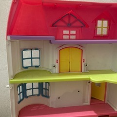 トイザらス　You＆Me　しあわせいっぱい　ファミリードールハウス　家具&お人形付き
 の画像