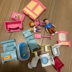 トイザらス　You＆Me　しあわせいっぱい　ファミリードールハウス　家具&お人形付き
 の画像
