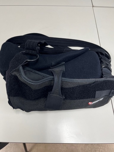 肩関節固定用装具　BREGslingshot3 左右兼用