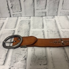 本革　スタッズレザーベルトの画像