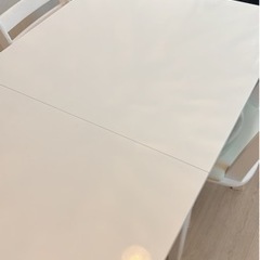 伸縮式ダイニングテーブルの画像