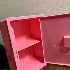 サンリオのミニフィギュアとマイメロの箱の画像