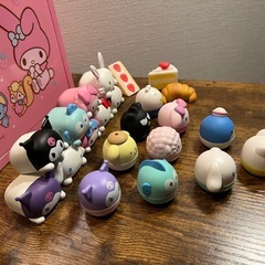 サンリオのミニフィギュアとマイメロの箱の画像