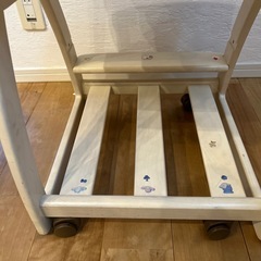 椅子（学習机用の子供向け）の画像