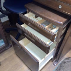 木製学習机の画像