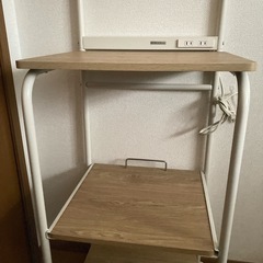 【お譲りが決まりました✨】レンジ台／収納台　コンセント付きの画像