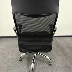 肘付き メッシュチェアの画像