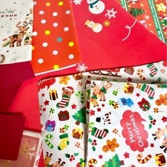 クリスマス　包装紙　色々の画像
