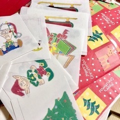 クリスマス　包装紙　色々の画像