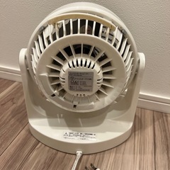 稼働確認済み　アイリスオーヤマ サーキュレーター PCF-HD15N-Wの画像