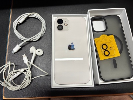 超美品　iPhone12