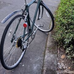 【リサイクルショップどりーむ天保山店】No.510　自転車　クロスバイク　28インチ　7段切り替え付き🎵　お買い得品🎵の画像
