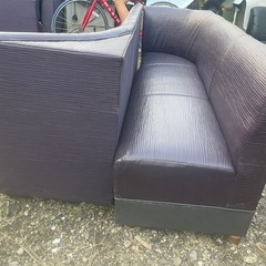 3人用ソファー2つありの画像