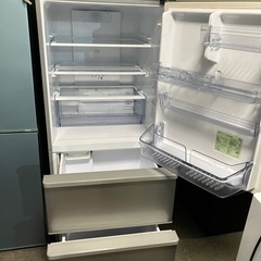W2510-390  AQUA ノンフロン冷凍冷蔵庫 AQR-27M 2022年製 全定格内容積 272L 動作確認済み  キズ 汚れあり 現状お渡しの画像