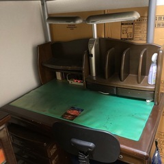 木製学習机の画像