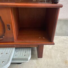 J7B2361 飾り棚 木製 茶箪笥 タンス 茶棚 キャビネット 置床 サイドボード 和 家具 和室 ガラス板 引戸 レトロ アンティーク インテリアの画像