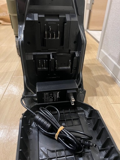 マキタ 現場ラジオ MR005GZB ACアダプタつき付き