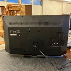 サ2510-207 SHARP AQUOS 液晶テレビ 2T-C32DE 2021年製 ブラック 32インチ リモコン付き 通電確認済み キズ汚れ有りの画像