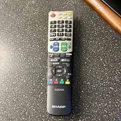 サ2510-207 SHARP AQUOS 液晶テレビ 2T-C32DE 2021年製 ブラック 32インチ リモコン付き 通電確認済み キズ汚れ有りの画像