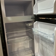 高年式💟状態良いです👍simplus2024年製SP-90LD2定格内容積90L黒ブラック冷蔵庫の画像