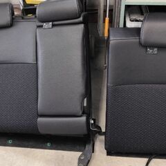 フォレスターSJG （SJ5）の純正ヒーター付電動シート　運転席、助手席、リアシートのセット　の画像