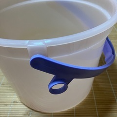 バケツ、ピンク、紫の画像