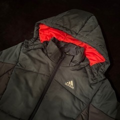 adidas 140cm ダウンジャケット 上着の画像