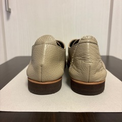 フィーノ　グレージュ　シュリンクレザー フラットシューズ　22.5 日本製の画像