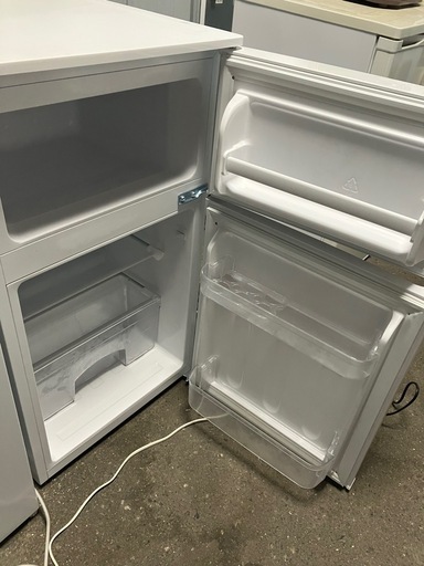 I 2510-391 REFAGE ノンフロン冷凍冷蔵庫 2024年製 YRZ-C09MW  全定格内容積 85L 動作確認済み キズ 汚れあり