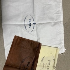 PRADA ギャランティカード・保存袋セットの画像