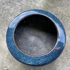 【リユースショップスパークル】火鉢　昭和レトロ　灰入り　メダカ鉢　金魚鉢　青　陶器製　配送可能♪の画像