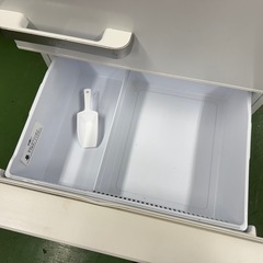 59○送料設置無料　22年製　アクア大型冷蔵庫　355L  洗濯機の画像