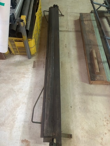 2m板金機械バッタ