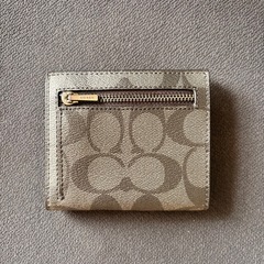 【新品未使用】Coach財布10/26まで！の画像