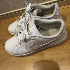 ナイキ　スニーカー　22.5の画像