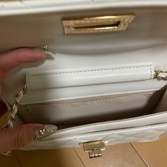 キルティング ビジュー 
ショルダーバッグの画像