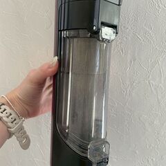 Shark コードレススティック掃除機の画像