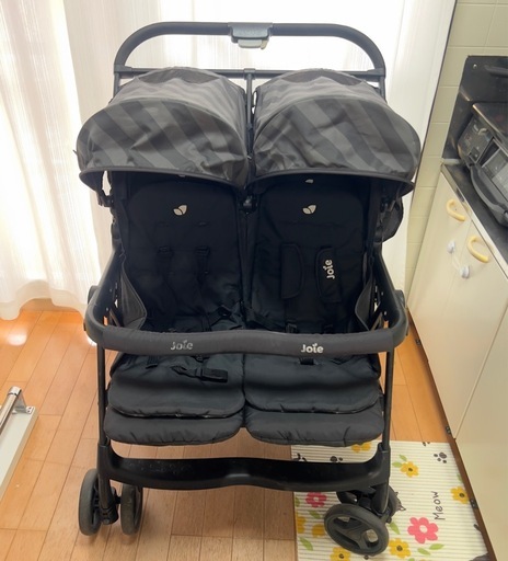 JOIEの双子用ベビーカー