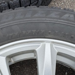 スタッドレスタイヤホイールの画像
