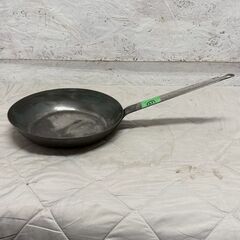 伊勢工業 鉄製フライパン 28cm 厨房 厨房機器 店舗 店舗用品 調理器具 キッチン用品 スキレット 本格鍋 片手鍋 中華鍋 ② Y2321の画像