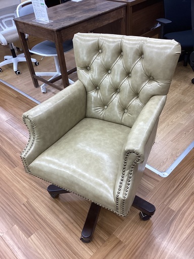 【トレファクマーケット久喜店】VINCENT　チェスターフィールド風ワークチェアー