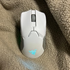 Razer ゲーミングマウス Viper Ultimate Mercury White 高速無線 軽量 74gの画像
