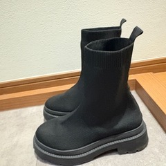 黒のブーツの画像