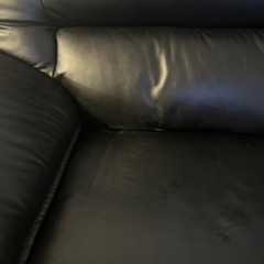 ブラックレザーソファーの画像