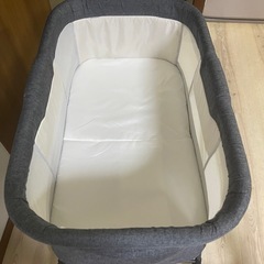 ベビーベッドの画像