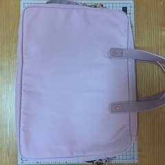 値下げ　定価4500円　新品　メゾンドフルール　pcバッグ　ピンクの画像