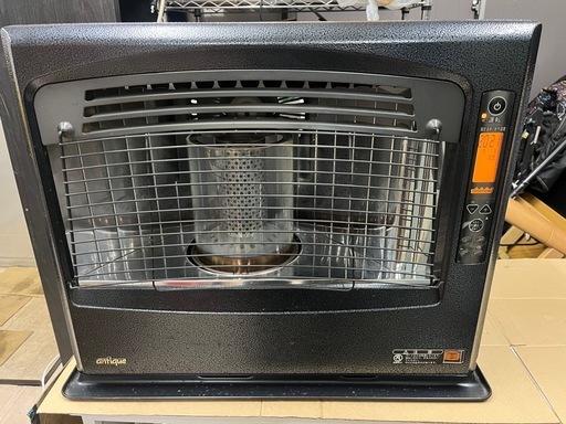 トヨトミ石油ファンヒーターLR-680F アンティークモデル ブラック仙台市内無料配達