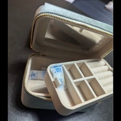 【新品】4°c ジュエリーポーチ　アクセサリー収納の画像
